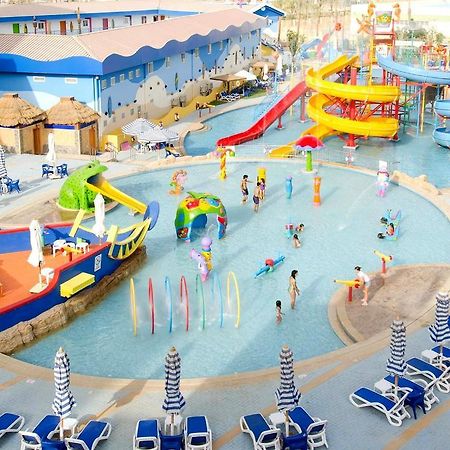 Swiss Inn Teda Hotel & Aqua Park 艾因苏赫纳 外观 照片