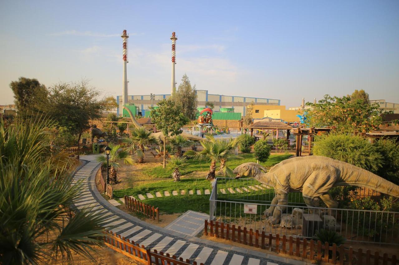 Swiss Inn Teda Hotel & Aqua Park 艾因苏赫纳 外观 照片