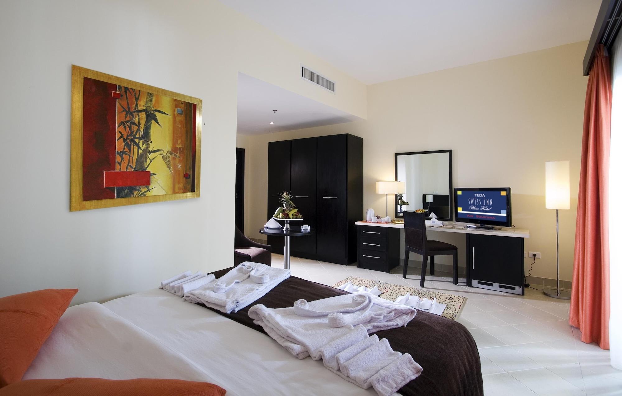 Swiss Inn Teda Hotel & Aqua Park 艾因苏赫纳 外观 照片