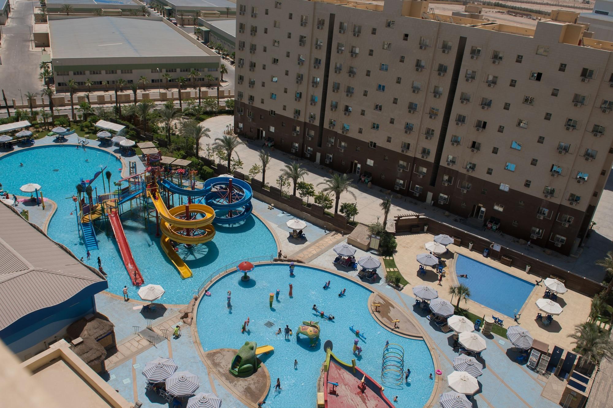 Swiss Inn Teda Hotel & Aqua Park 艾因苏赫纳 外观 照片