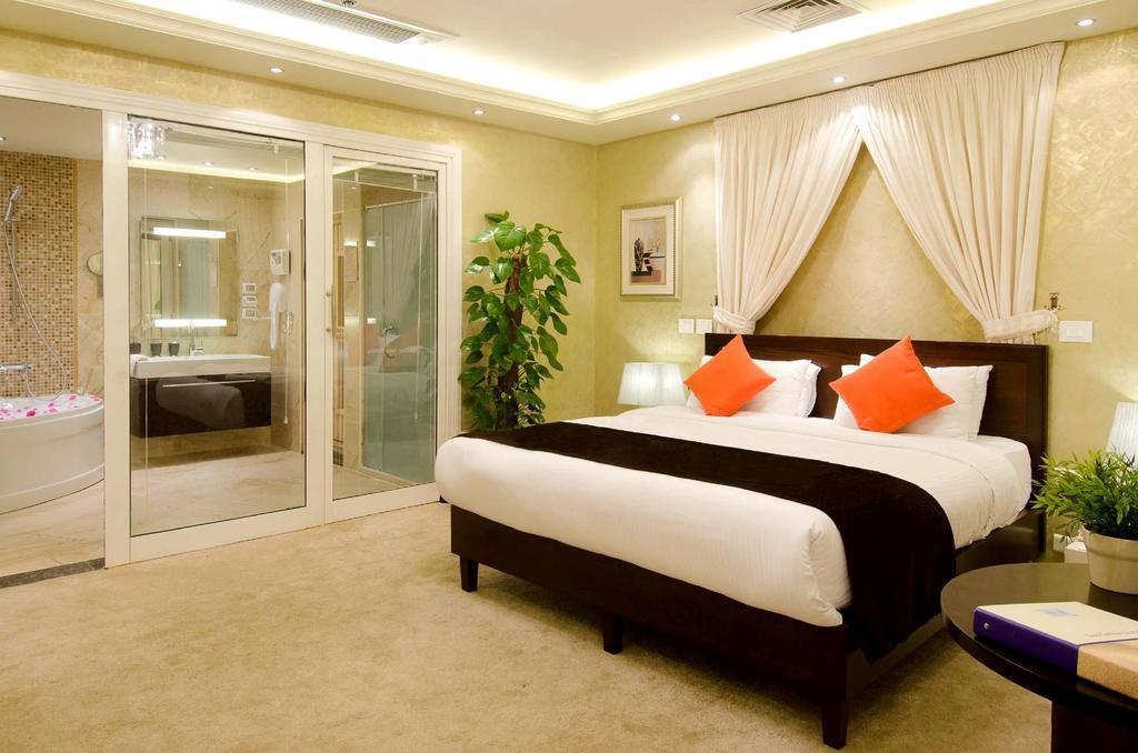 Swiss Inn Teda Hotel & Aqua Park 艾因苏赫纳 客房 照片