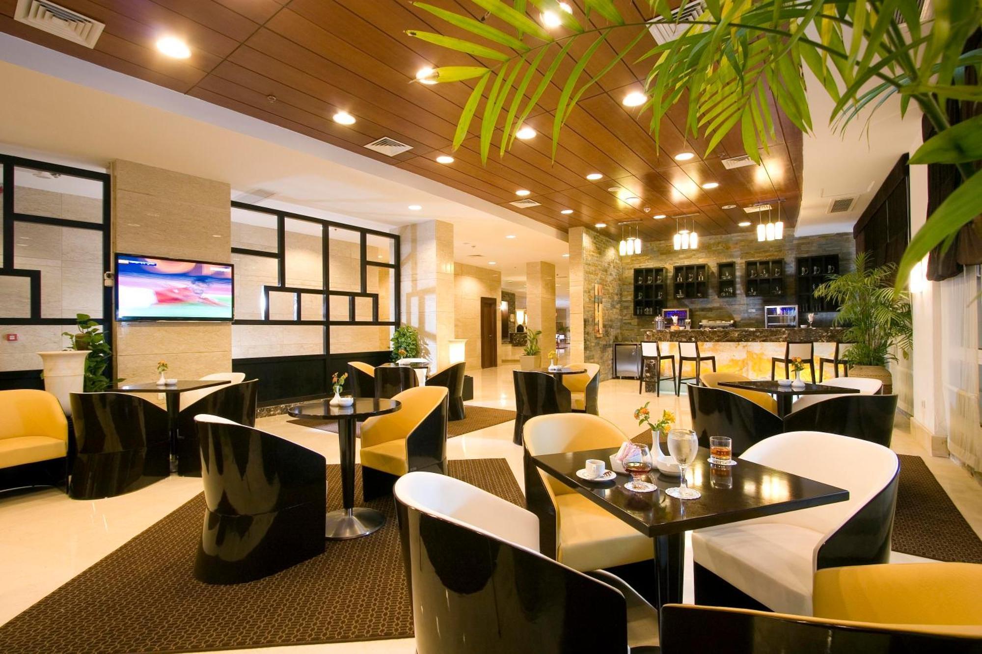 Swiss Inn Teda Hotel & Aqua Park 艾因苏赫纳 外观 照片