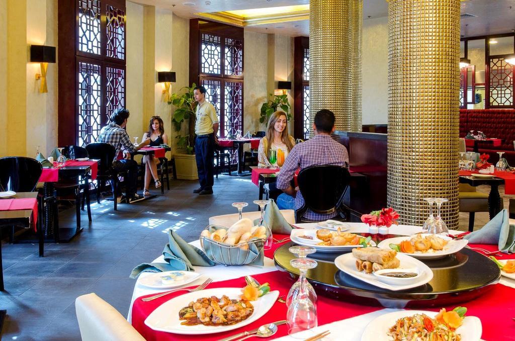 Swiss Inn Teda Hotel & Aqua Park 艾因苏赫纳 外观 照片