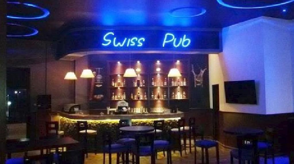 Swiss Inn Teda Hotel & Aqua Park 艾因苏赫纳 外观 照片