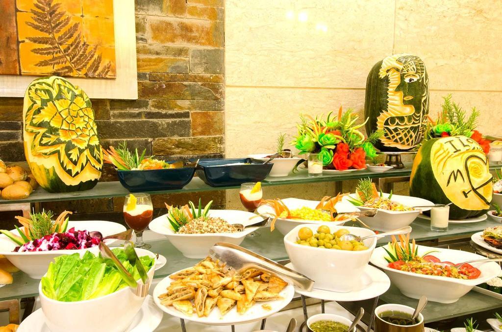 Swiss Inn Teda Hotel & Aqua Park 艾因苏赫纳 外观 照片