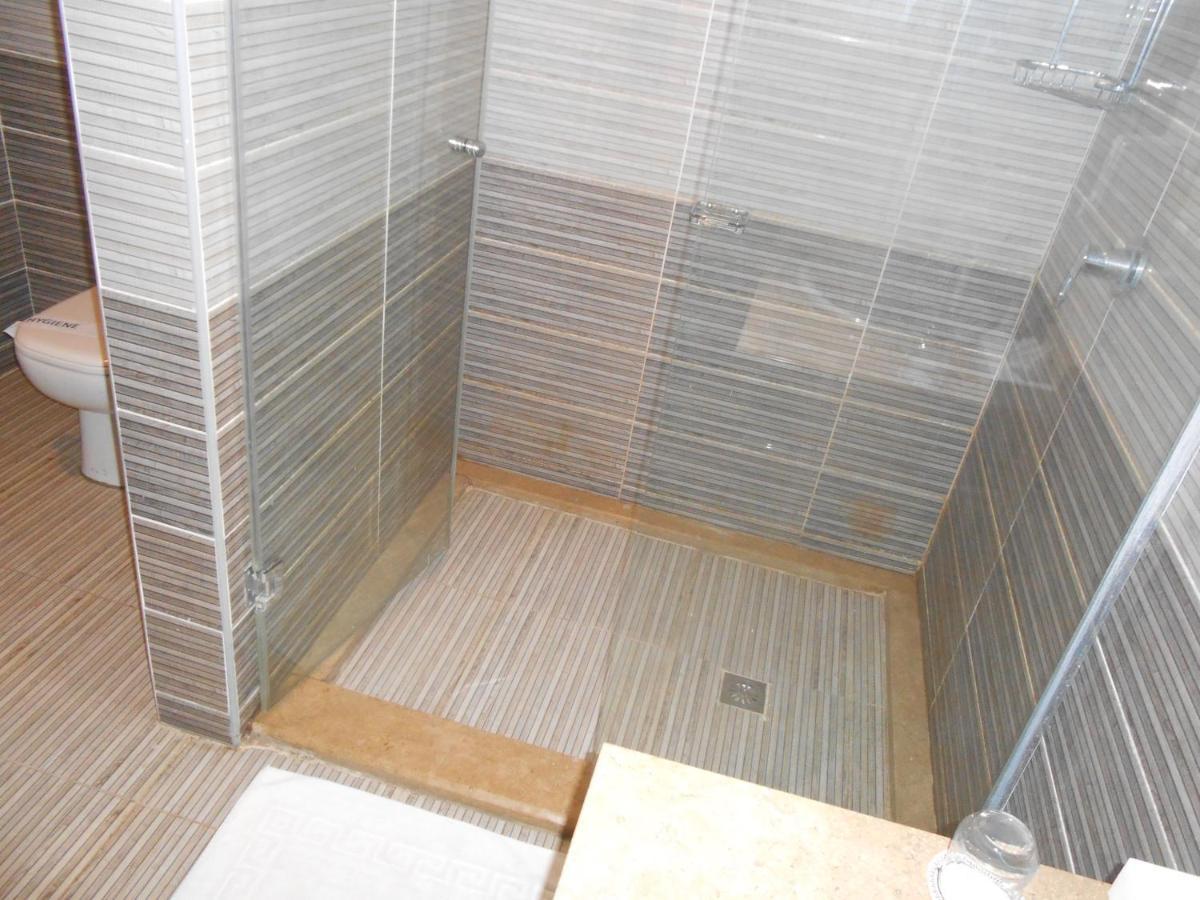 Swiss Inn Teda Hotel & Aqua Park 艾因苏赫纳 外观 照片